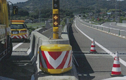 Tłumik elektrostatyczny montowany na ciężarówce z osadzonym typem